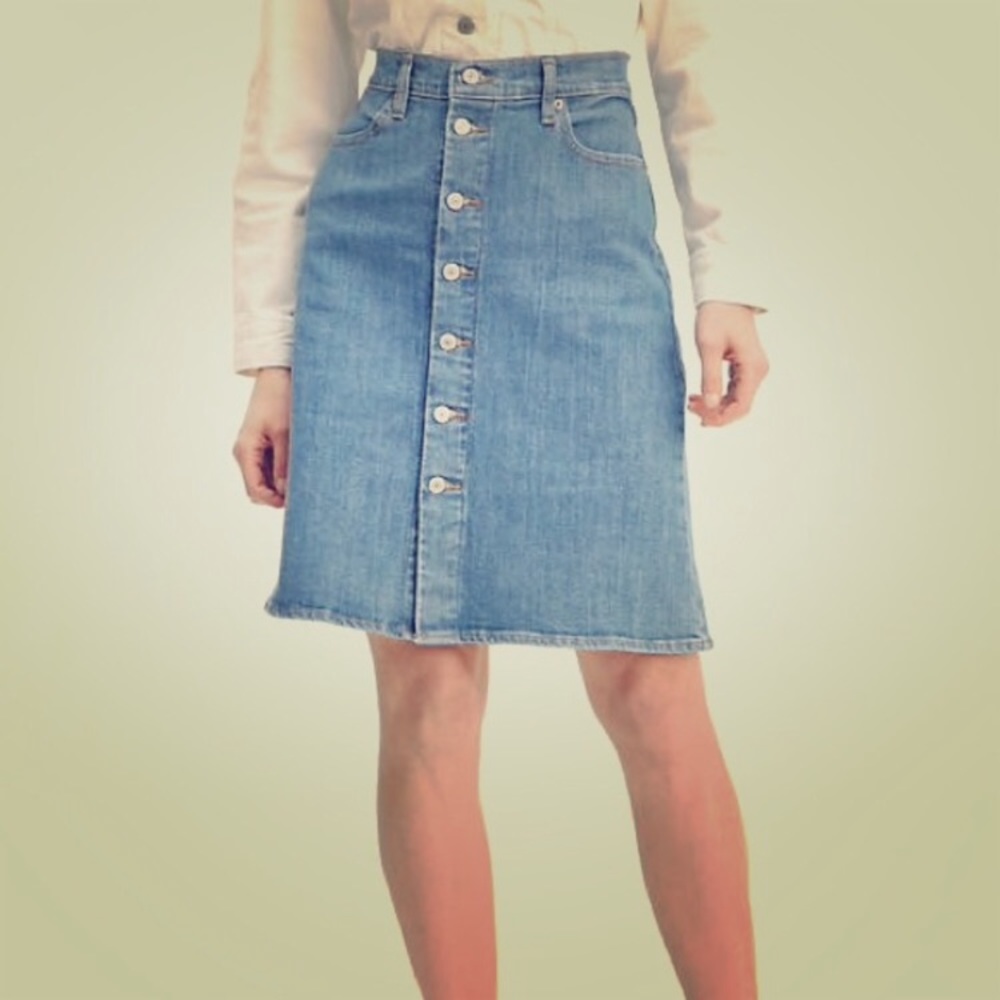 Levi’s 5 Pocket Button Front Denim Skirt